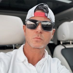 Meet your Posher, Christopher